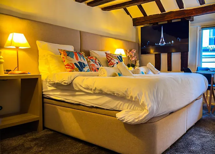 Marais-pletzl, Rue Des Rosiers *