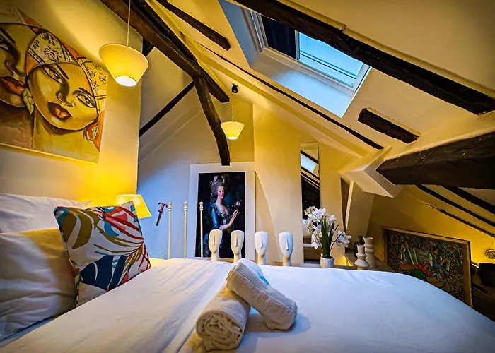 Marais-pletzl, Rue Des Rosiers